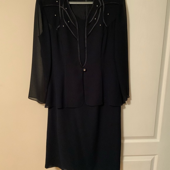 2 piece dress set with detail trim - Picture 3 of 3